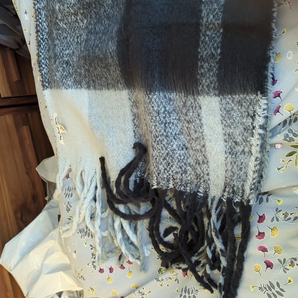 New Michael Stars Blanket Scarf